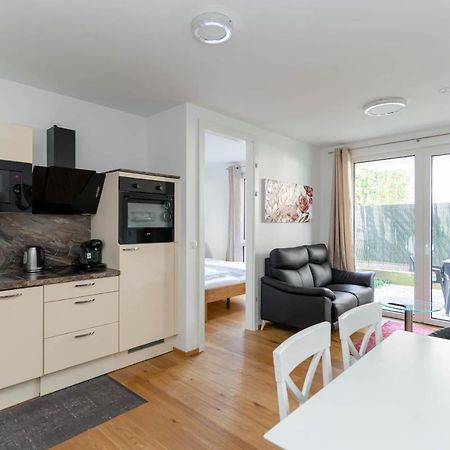 Modern Apartment With Tiny Garden Near City Center Wien Exteriör bild