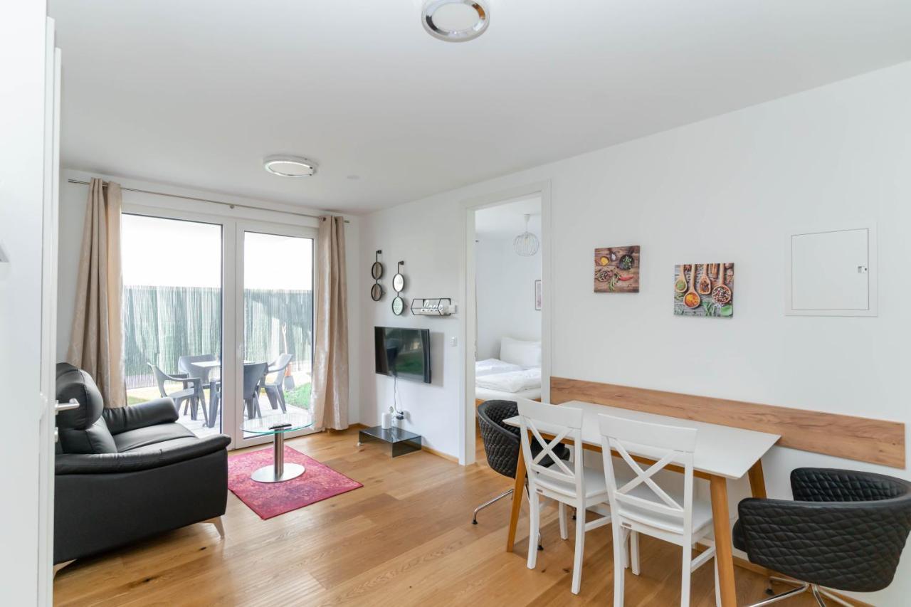 Modern Apartment With Tiny Garden Near City Center Wien Exteriör bild
