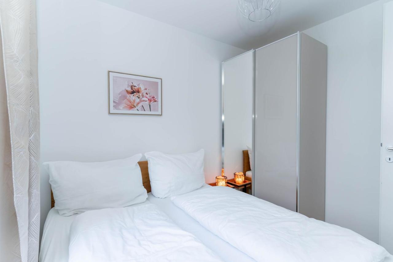 Modern Apartment With Tiny Garden Near City Center Wien Exteriör bild