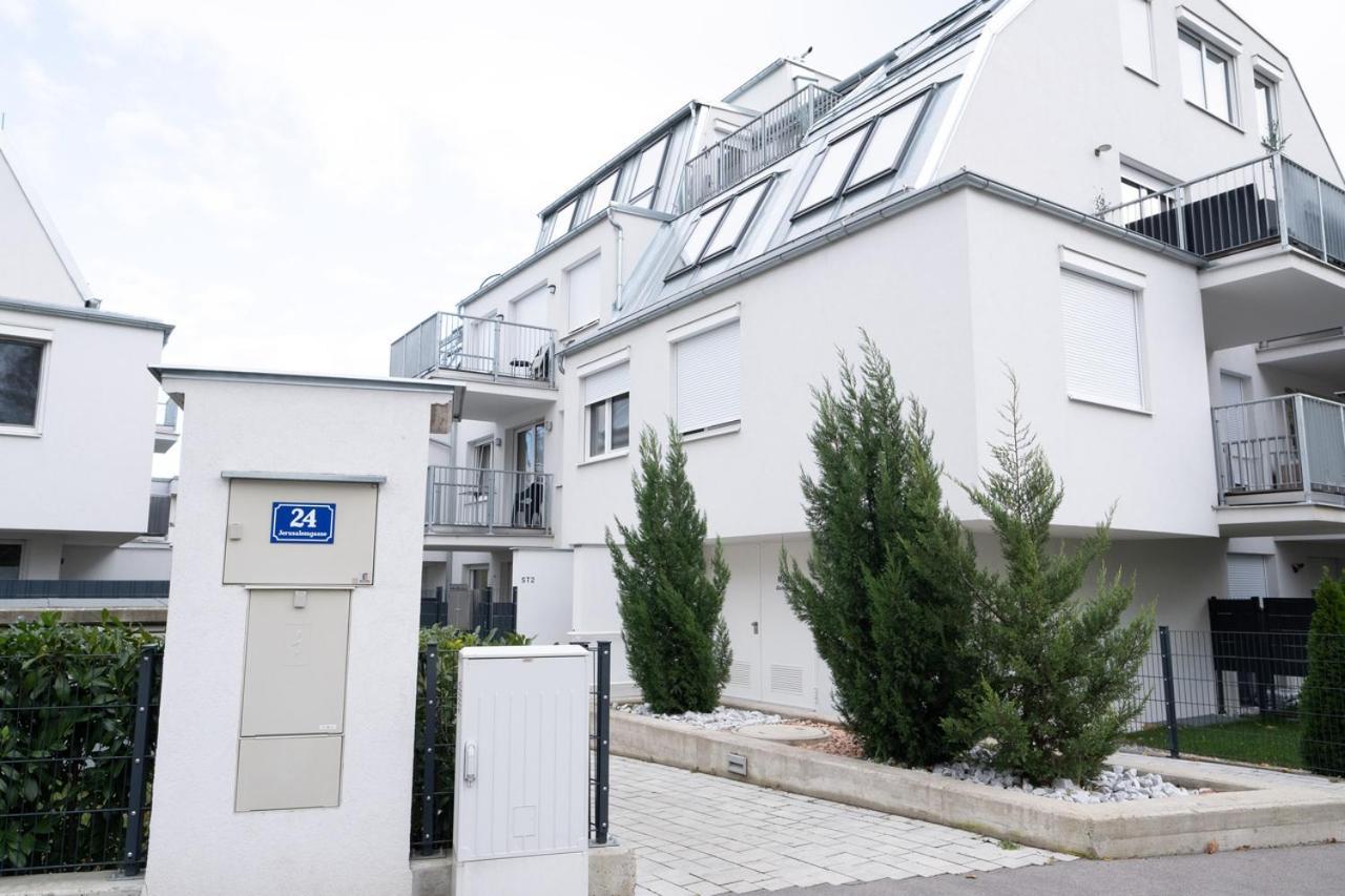 Modern Apartment With Tiny Garden Near City Center Wien Exteriör bild